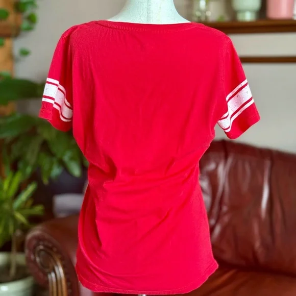 Women’s Size Large Red Clint Bowyer V-Neck T-Shirt - Picture 3 of 7